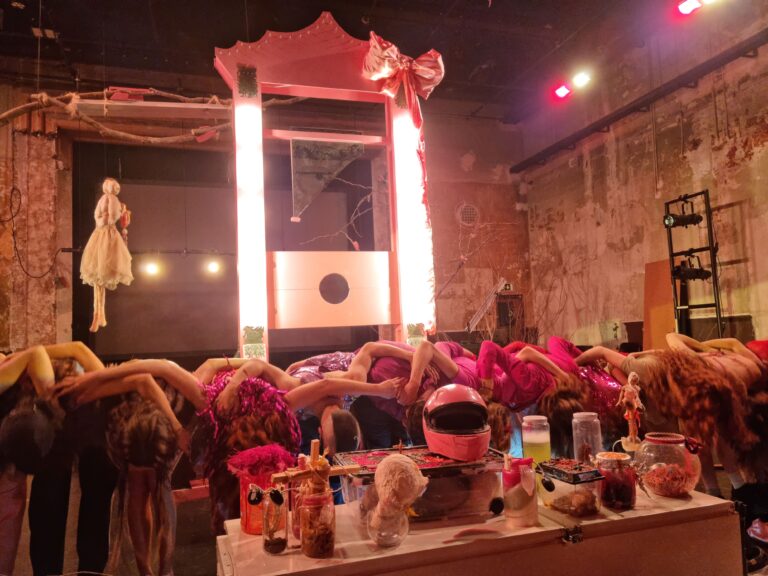 Guillotina. Desesperança o empatia